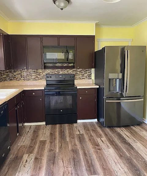 1005 Turkey Creek Dr — Photo 4