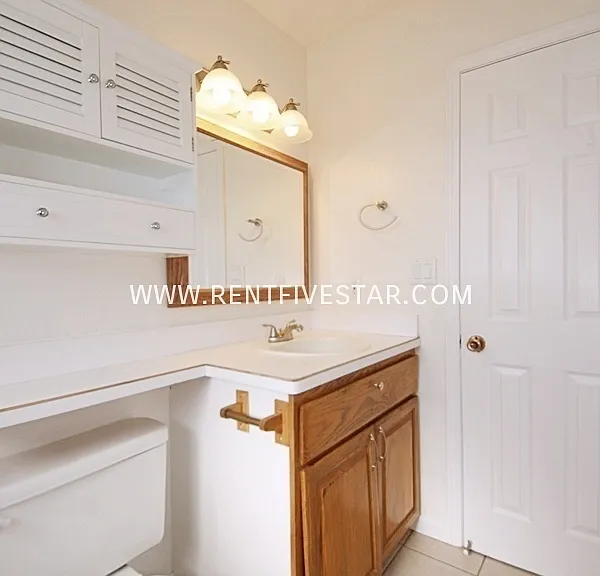 1364 Lavine Dr — Photo 8