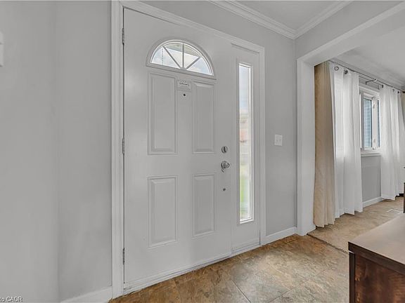 4th image of 121 University Ave E #101