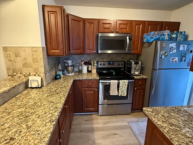 813 Selwyn Oaks Ct #B — Photo 12
