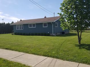 48 Park Ave, Middleport, NY 14105