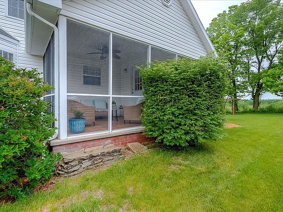 4th image of 835 Isaac Shelby Cir E