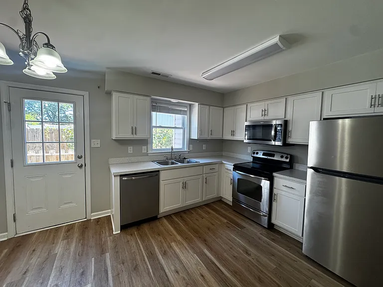 6700 Jefferson Pl #B — Photo 7
