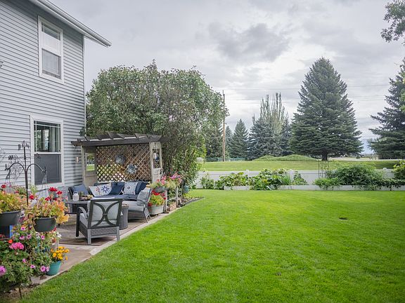 4th image of 38 Mountain Park Ln