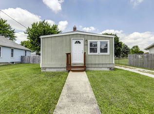 110 E Robinson St, Goodfield, IL 61742