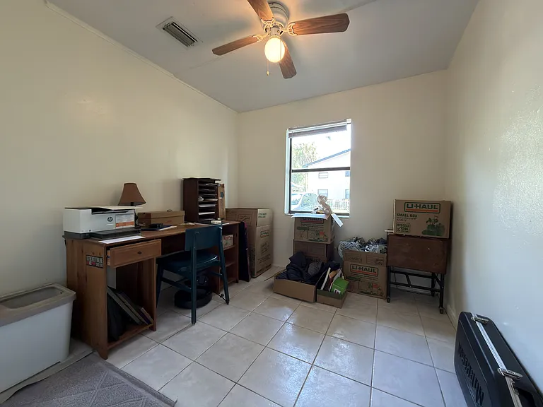 1424 NW 6th Pl — Photo 6