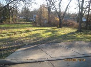 3306 Curtis St, Mogadore, OH 44260