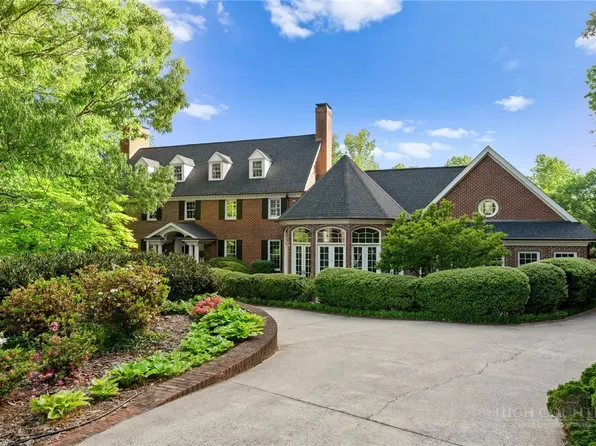 240 NW 21st Avenue Drive, Hickory, NC 28601