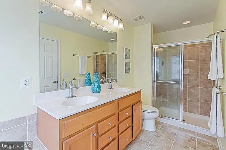 42685 Orefield Ter — Photo 13