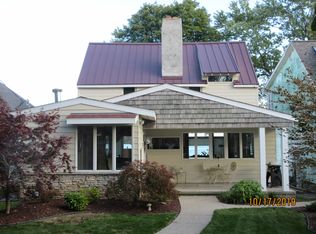 29755 E River Rd, Grosse Ile, MI 48138