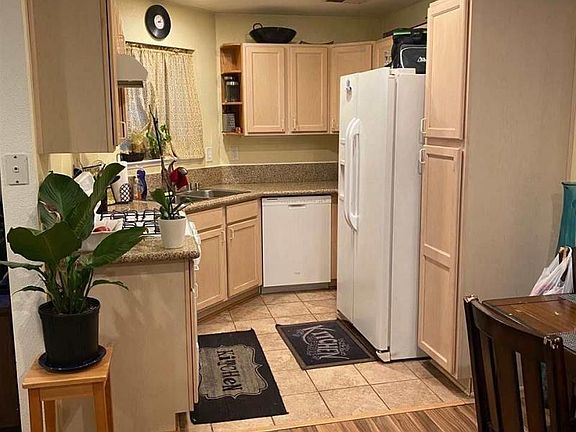 3rd image of 2673 Sycamore Glen Dr APT 4