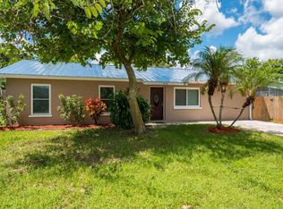 312 67th St NE, Bradenton, FL 34208