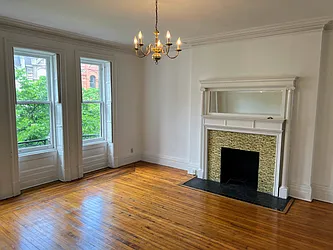 Rented by R New York