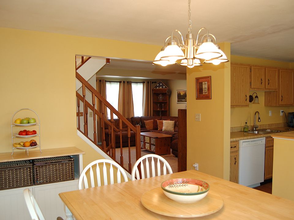 2nd image of 2605 Kings Way
