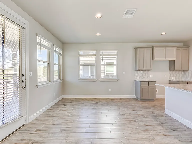 113 Riverhill Dr — Photo 16