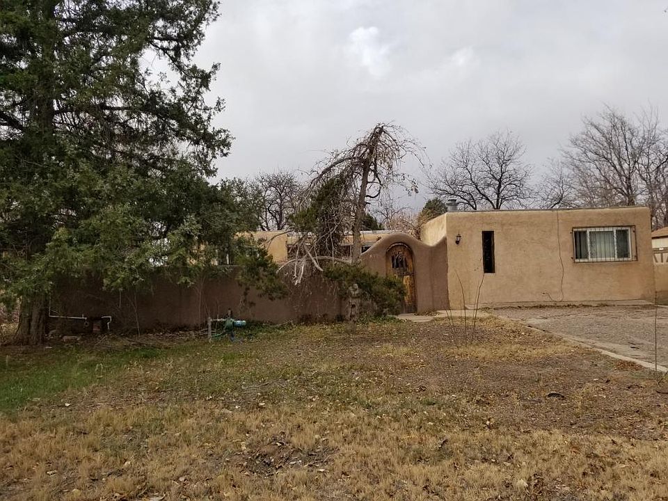 1st image of 3927 Las Vegas Dr SW
