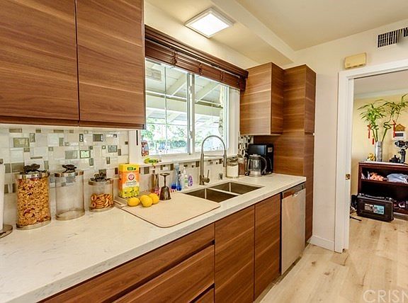 5th image of 9437 Forbes Ave