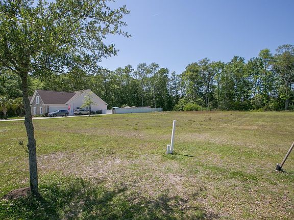 2nd image of 328 Capers Creek Dr.
