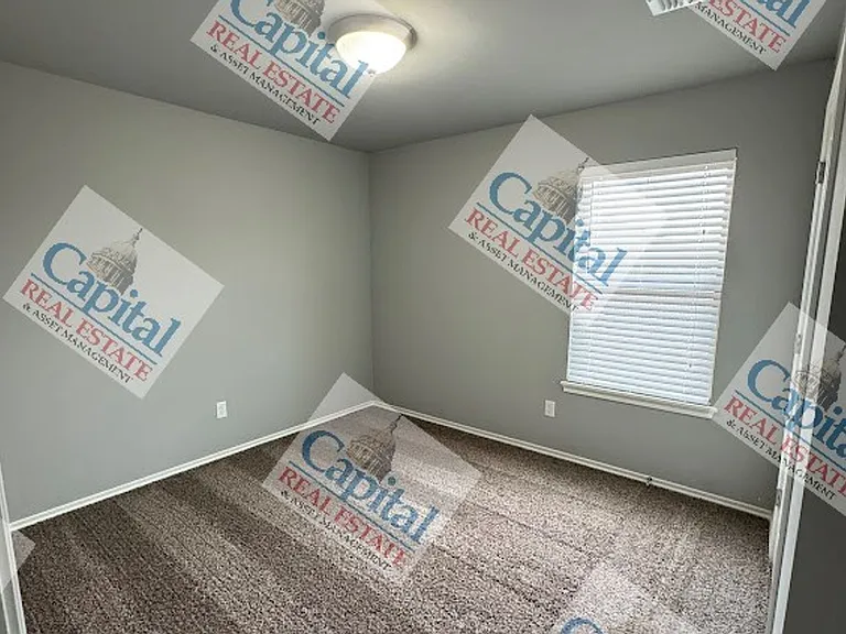 18900 Vea Dr — Photo 22