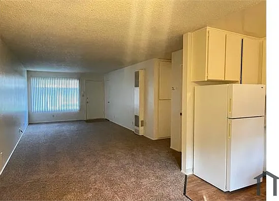 451 Fleming Ave E — Photo 5