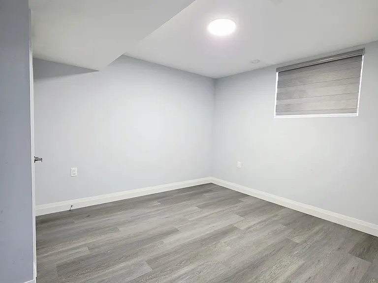 3756 Stewart Ave #BASEMENT — Photo 10