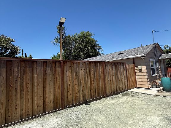 2nd image of 34 Adelaide Dr #1