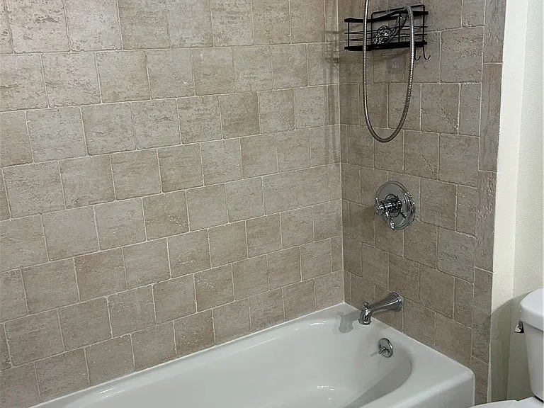22141 Burbank Blvd #1 — Photo 16