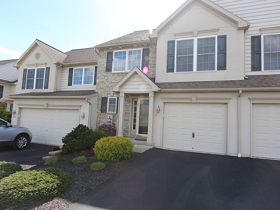 2nd image of 204 S Brookefield Ln
