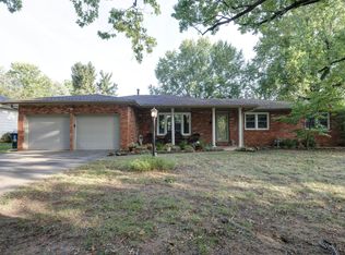 2119 E Ridgewood Dr, Springfield, MO 65804