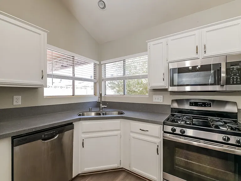 510 Crony Ave — Photo 9