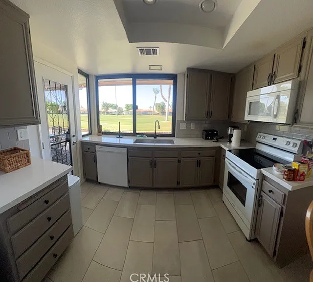 8 Padron Way — Photo 3