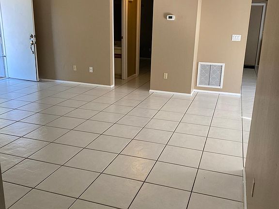 2nd image of 1049 Pepperidge Dr