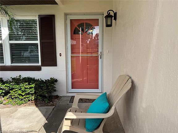 3rd image of 3011 Jacaranda Ave