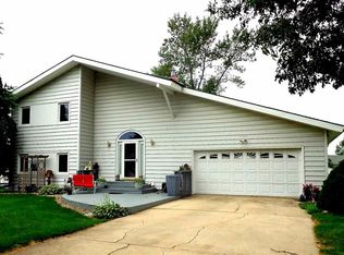 1154 4th St, Jesup, IA 50648