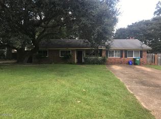 11327 Pine Dr, Gulfport, MS 39503