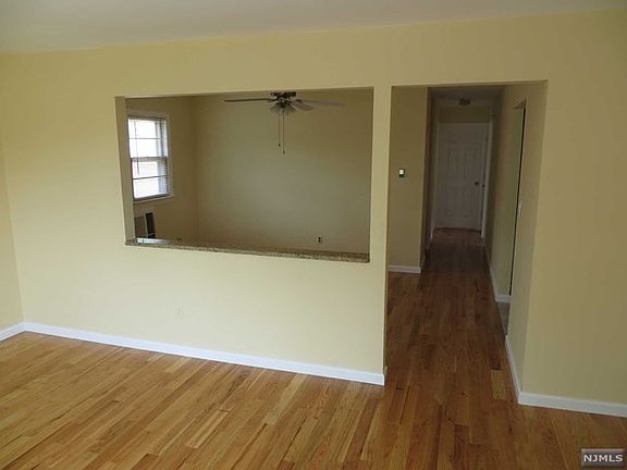 3rd image of 515 New York Ave #1