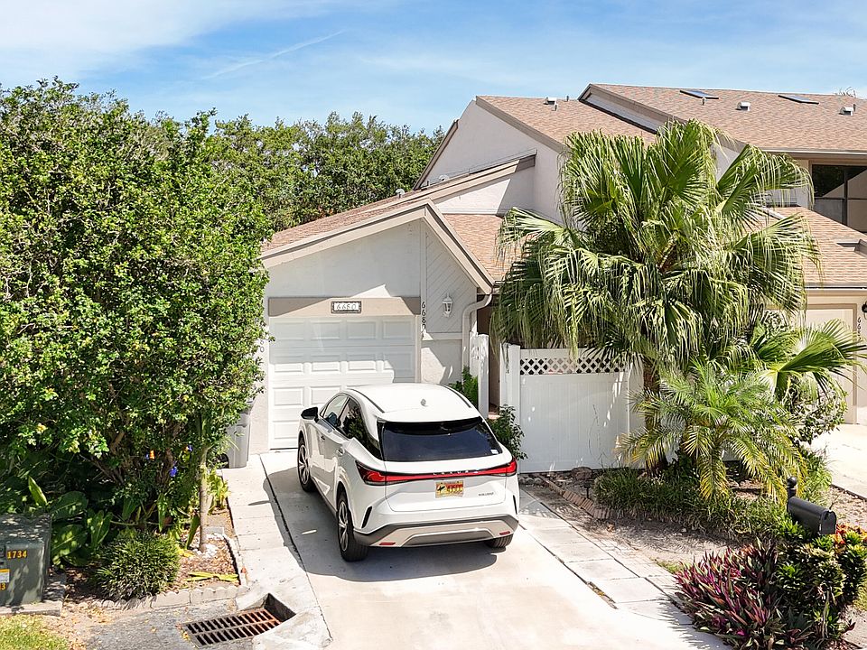 1st image of 6680 Canary Palm Circle