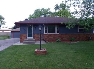 1042 Beatrice St, Eagan, MN 55121