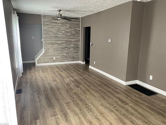 2nd image of 2355 Reid Ave