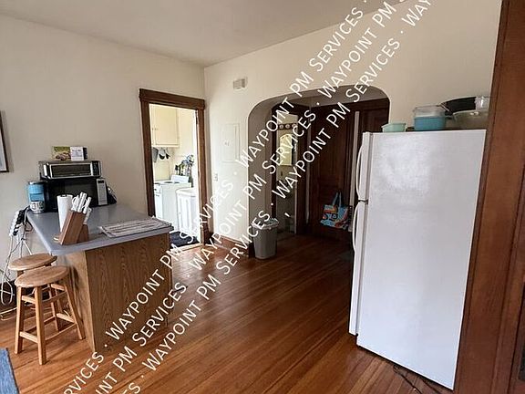 5th image of 301 N Pinckney St APT 3