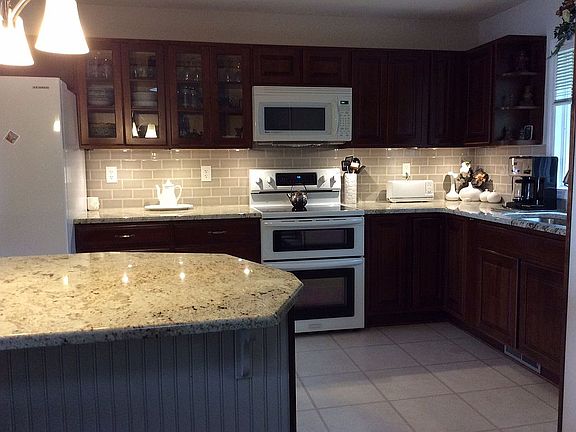 5th image of 127 Dogwood Ln