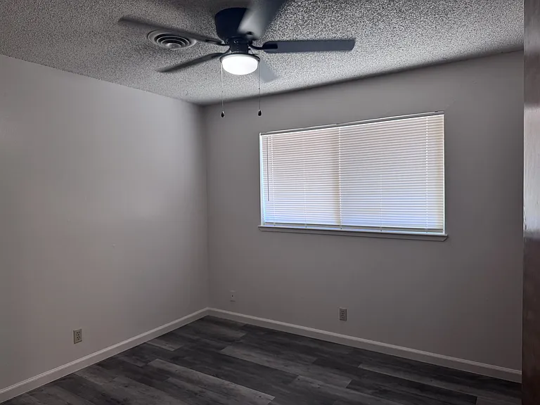 1138 Forestwood Dr — Photo 12