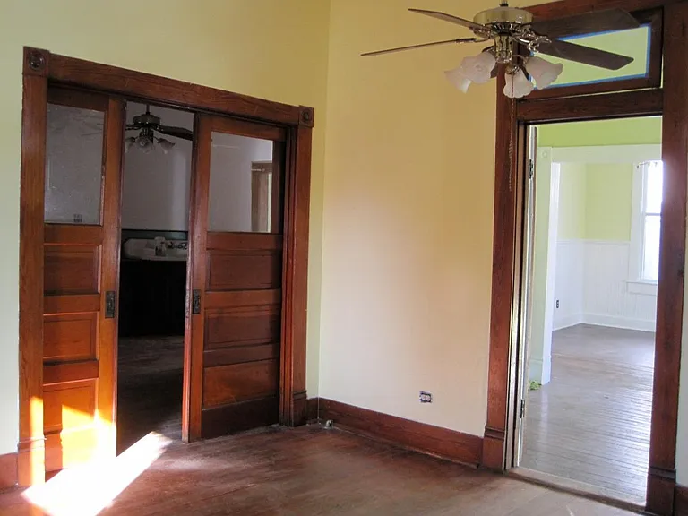 Front bedroom/sitting room