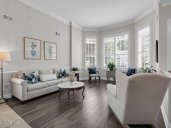 4th image of 25 Northcrest Drive