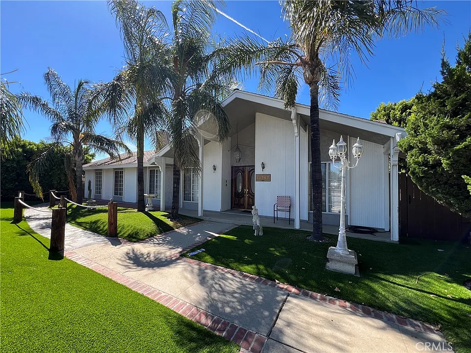 13747 Polk St