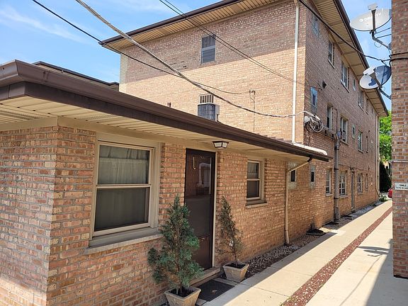 5th image of 5509 W Higgins Ave Rear 1C