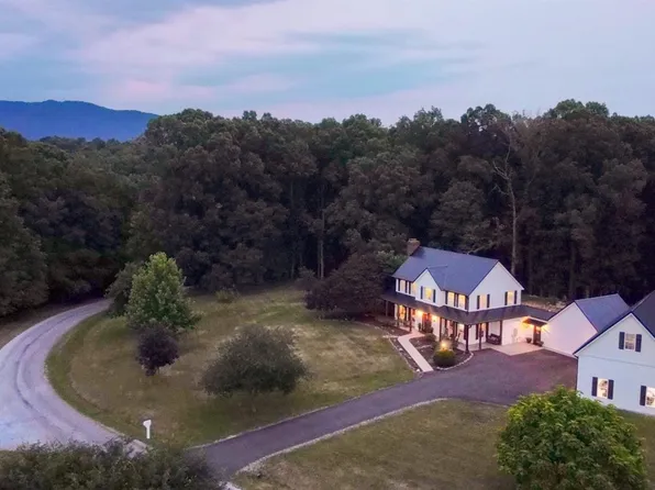1216 Sycamore Creek Dr, Goode, VA 24556