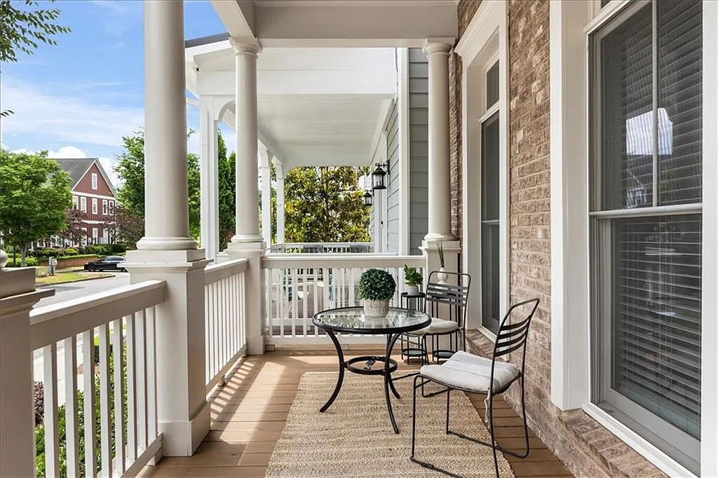 4 bed, 3.5 bath, 2312 sqft, $4,700 — Photo 3