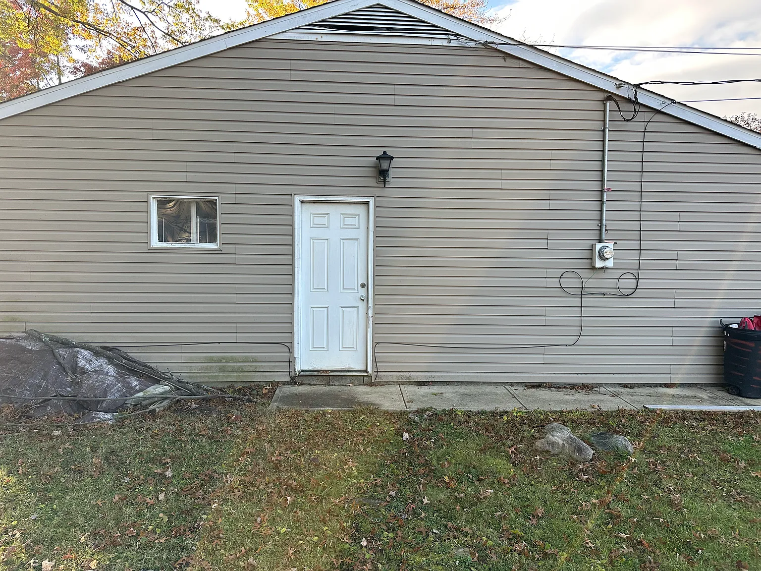 4 bed, 1224 sqft, $2,450 — Photo 3