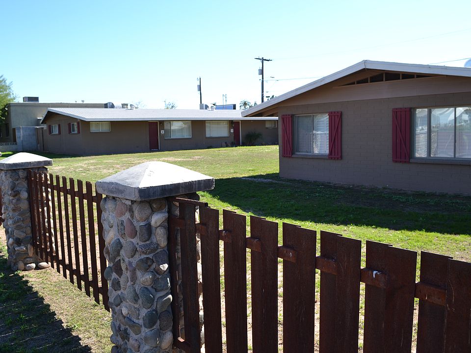 2nd image of 3937 E Monterosa St